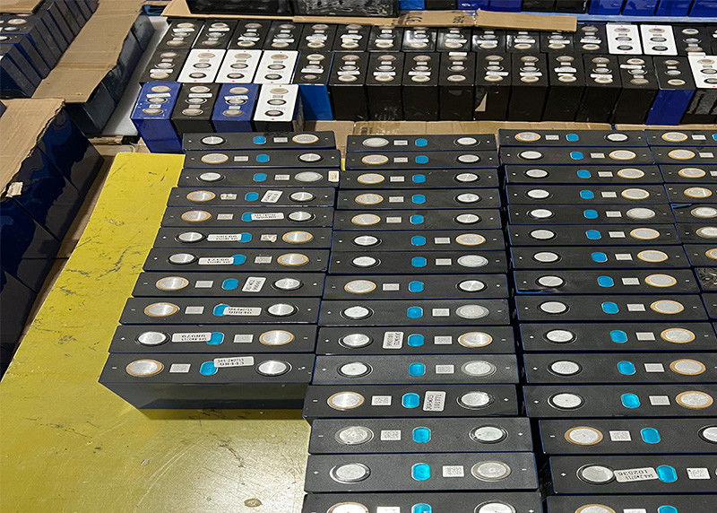 Sistemas fotovoltaicos montados no solo fora da rede 48V 200ah 300ah 1000W 3000W Sistemas de montagem fotovoltaicos
