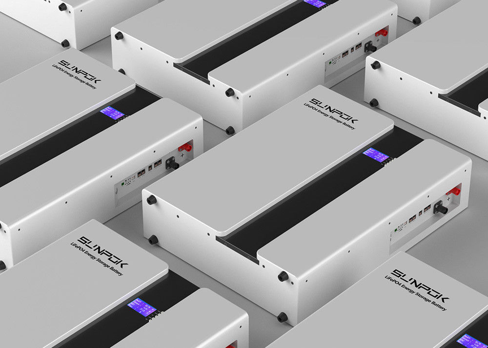 Parede solar montada 48v 50ah 100ah 150ah 200ah Energia de armazenamento Powerwall 5kw 10kw Lifepo4 Bateria de íons de lítio